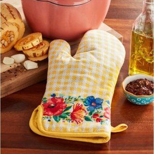 The Pioneer Woman Delaney Gingham Yellow Oven Mitt